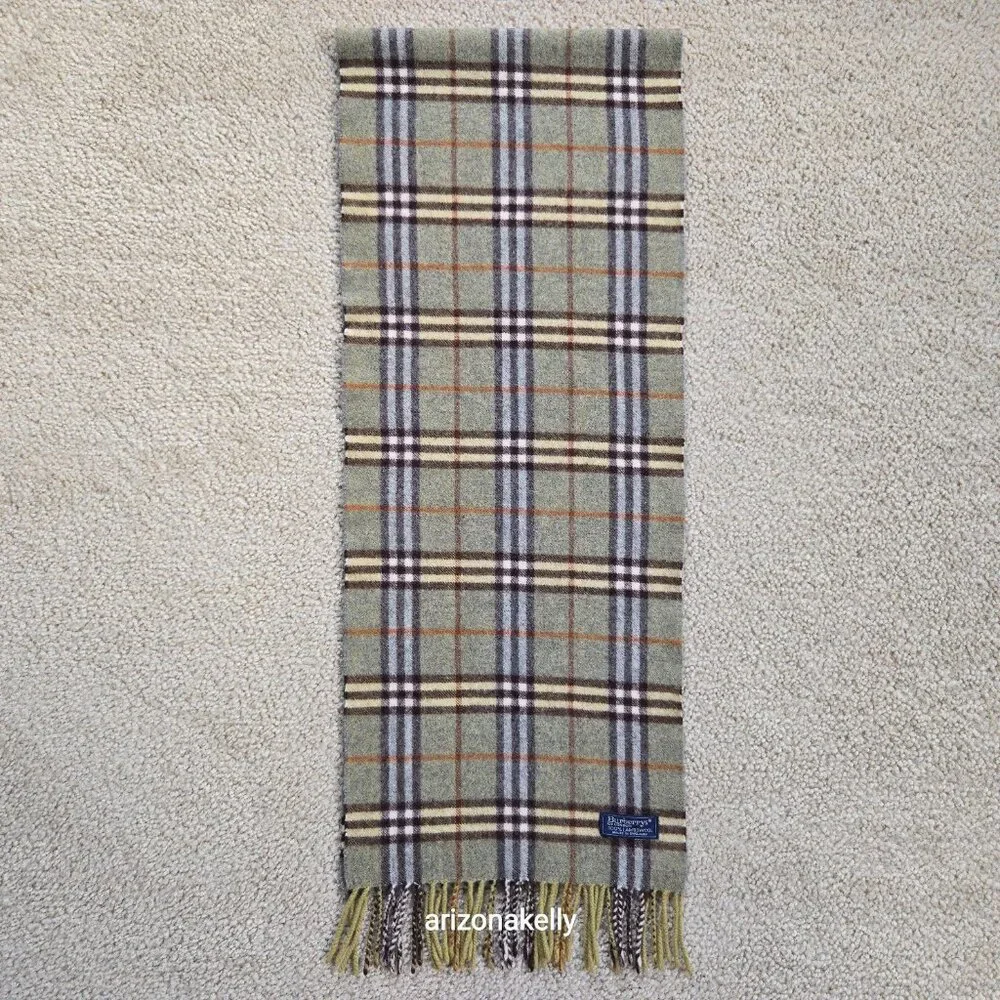 PERFECT! Vintage Burberry Wool Plaid Scarf